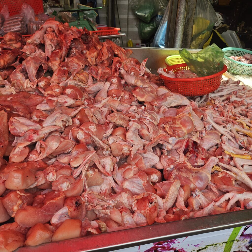 カンボジア市場鶏肉