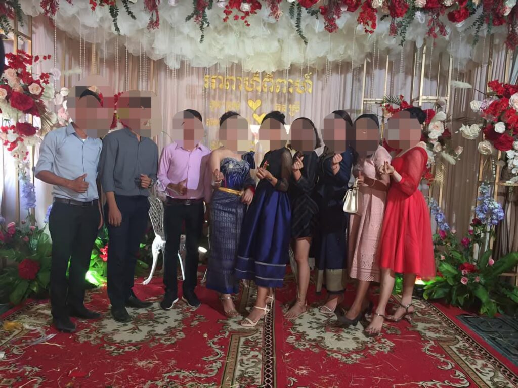 カンボジア結婚式集合写真