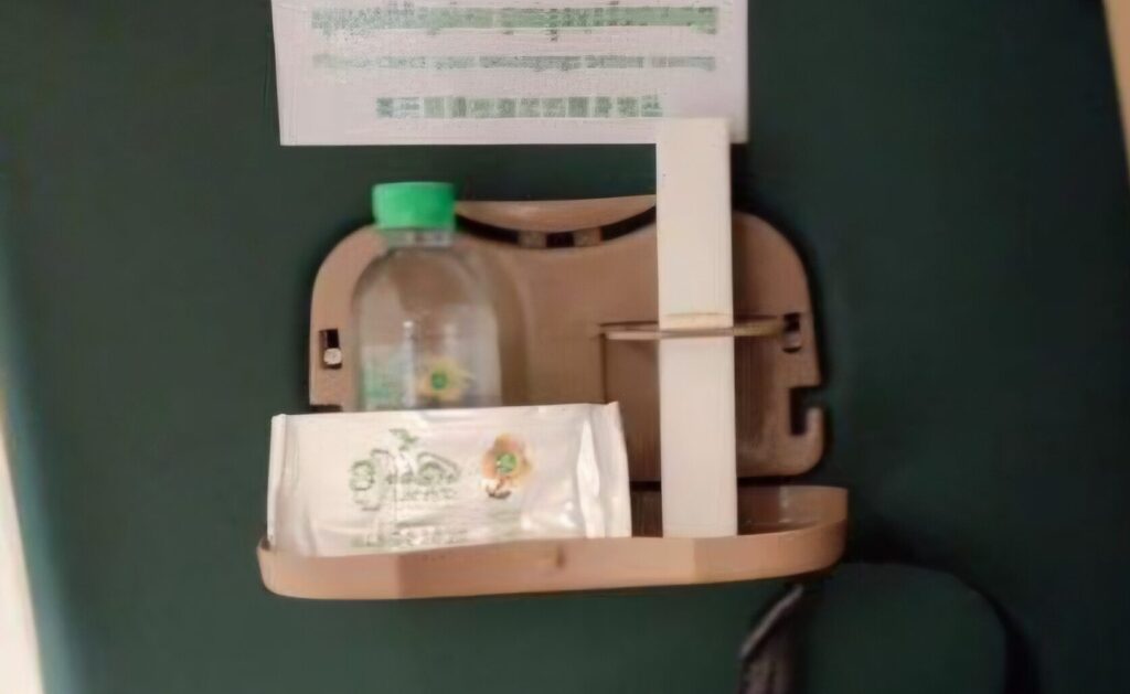 Larryta Bus amenity